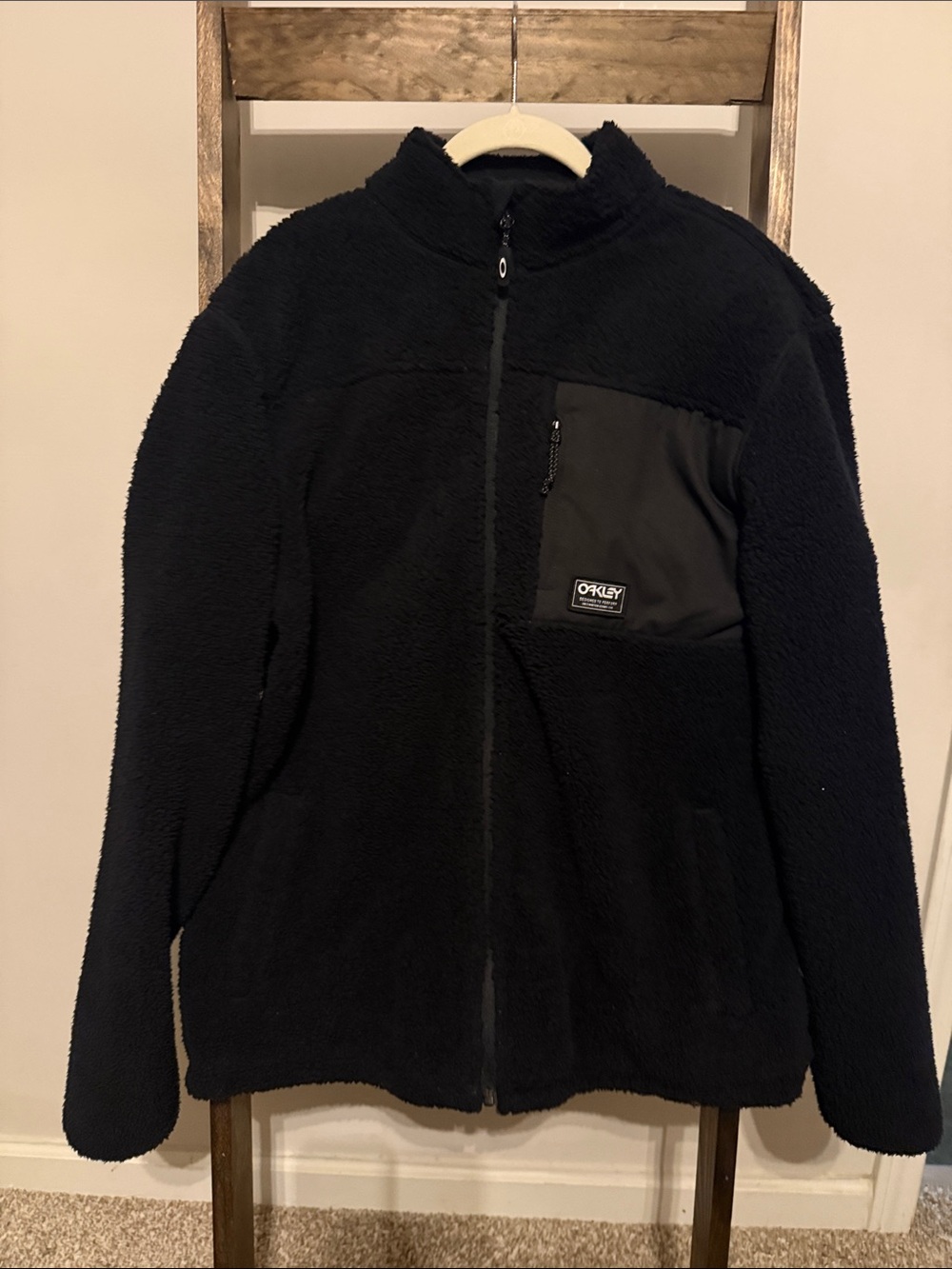 Oakley Men's Black Sherpa Puffer Jacket with Zip Pocket
